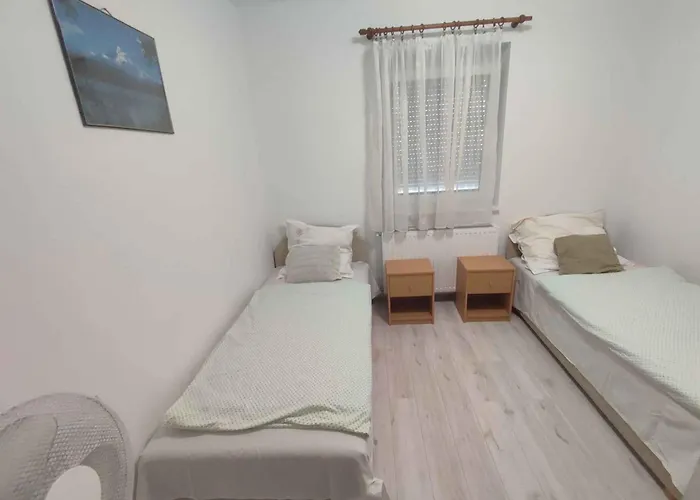 In - Balaton 51864 Siófok